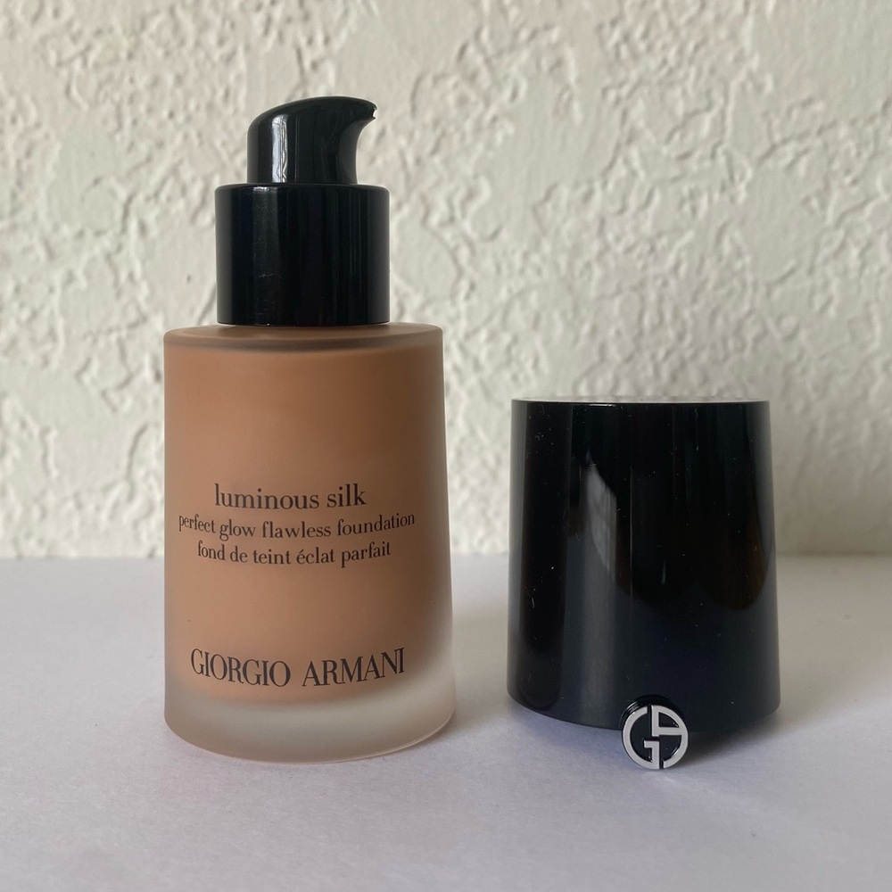 Giorgio Armani Luminous Silk Foundation - Shade 8.25